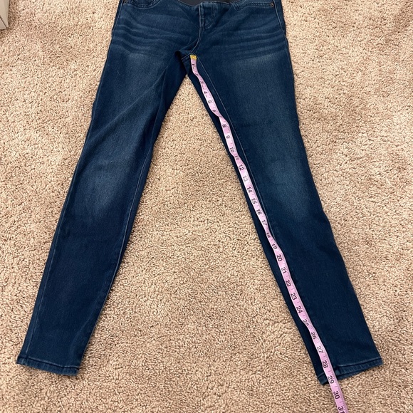 Old Navy maternity jeans Size 4 - Picture 2 of 7